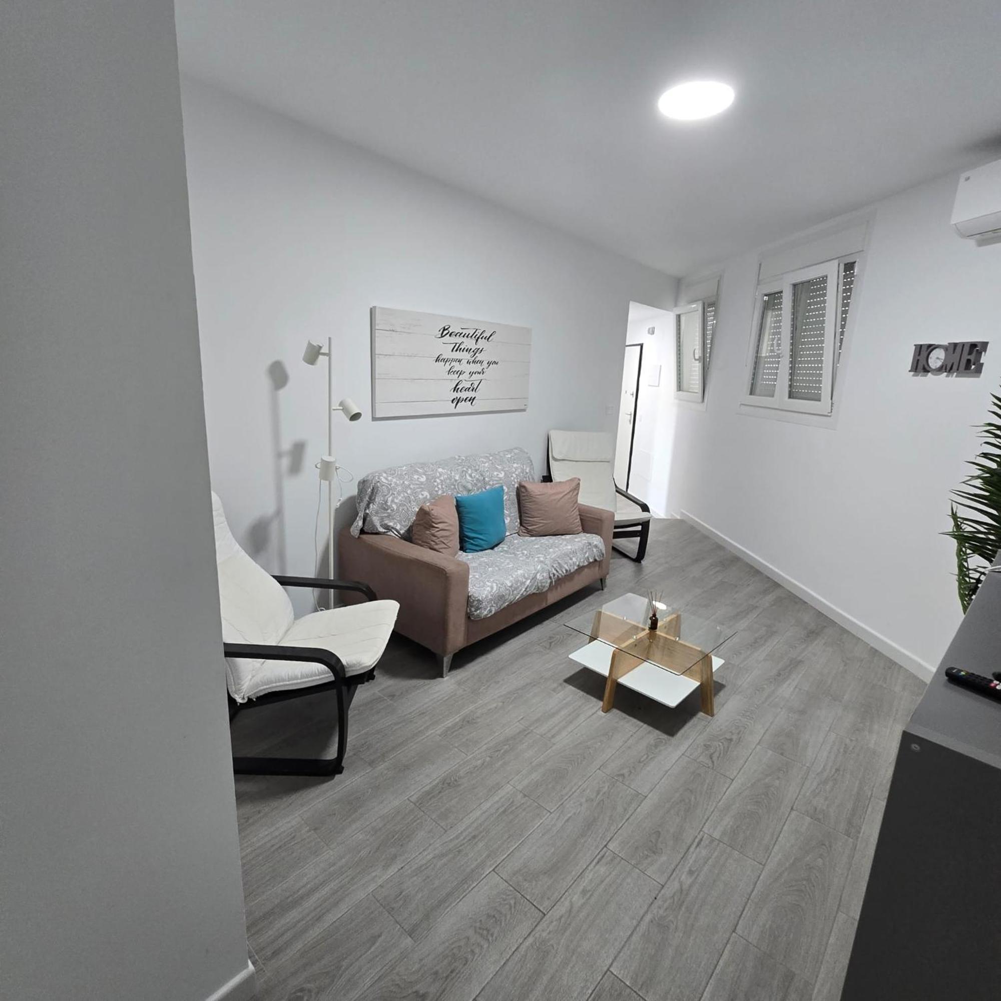 2 Rooms Con Terraza มาลากา ภายนอก รูปภาพ