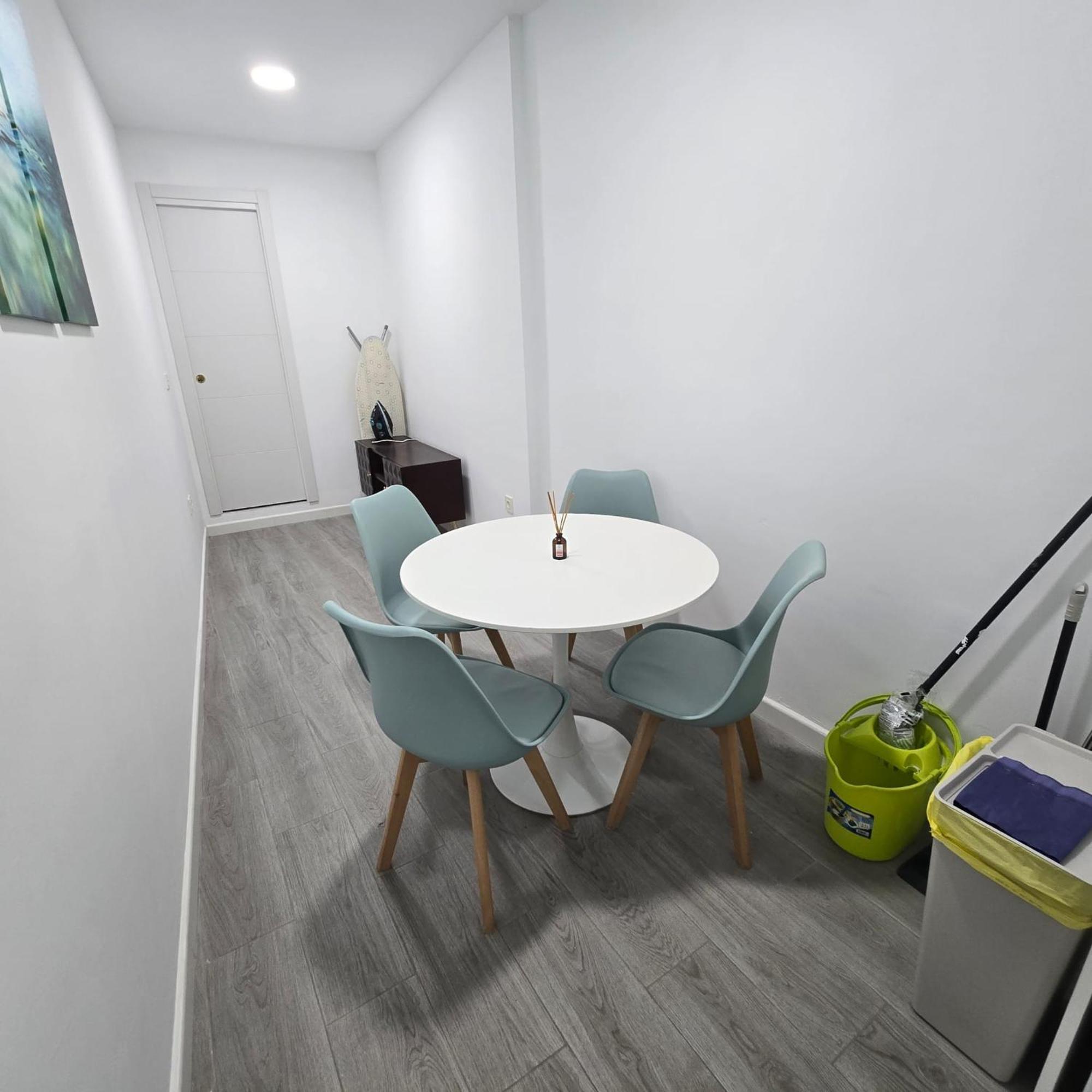 2 Rooms Con Terraza มาลากา ภายนอก รูปภาพ