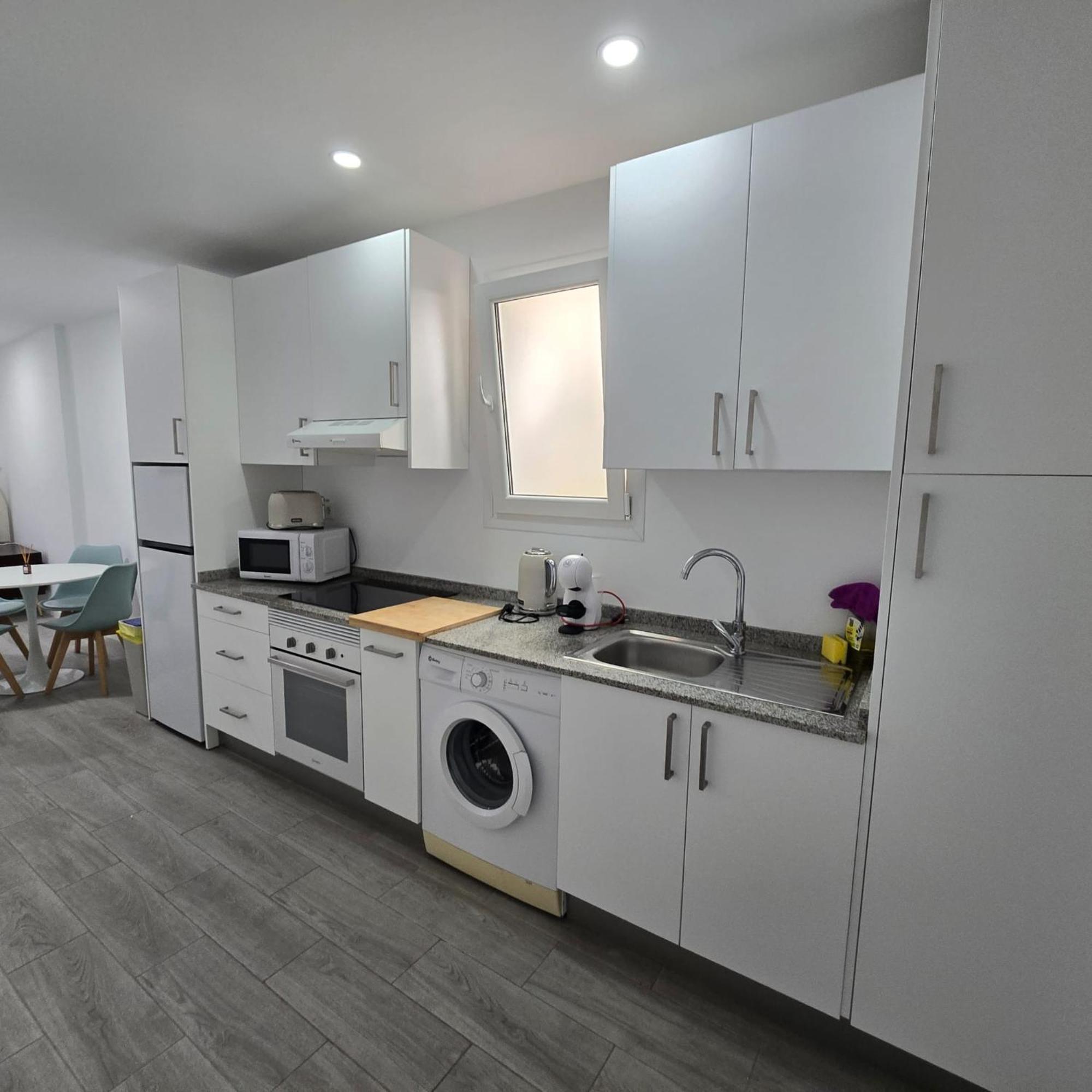 2 Rooms Con Terraza มาลากา ภายนอก รูปภาพ